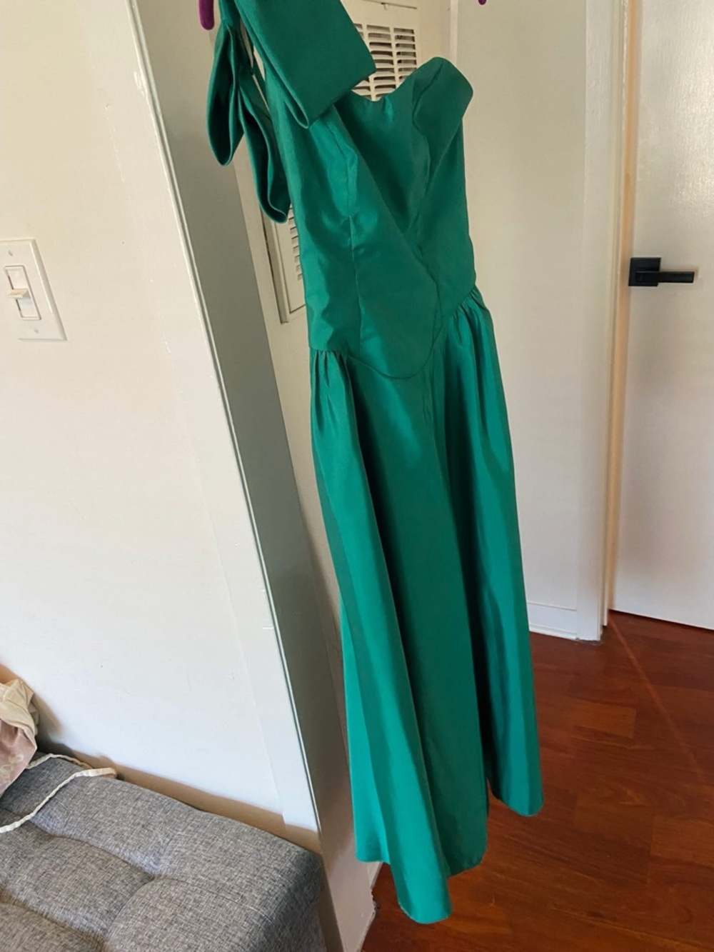 80s Dance Allure One-Shoulder Emerald Dress - Picture 2 of 3